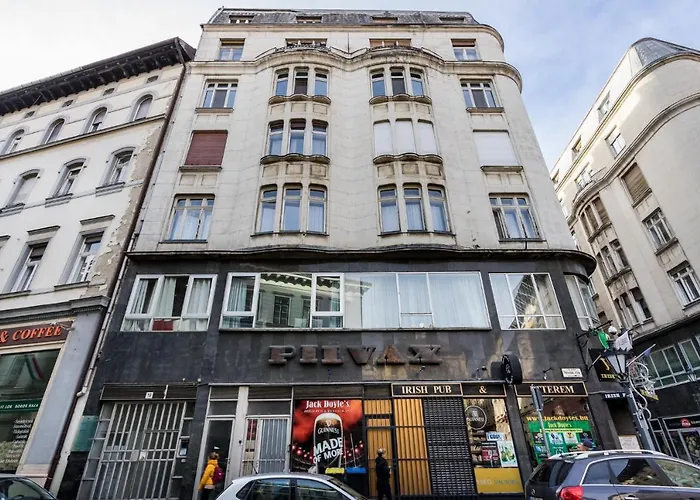 Luxury Pilvax Studio